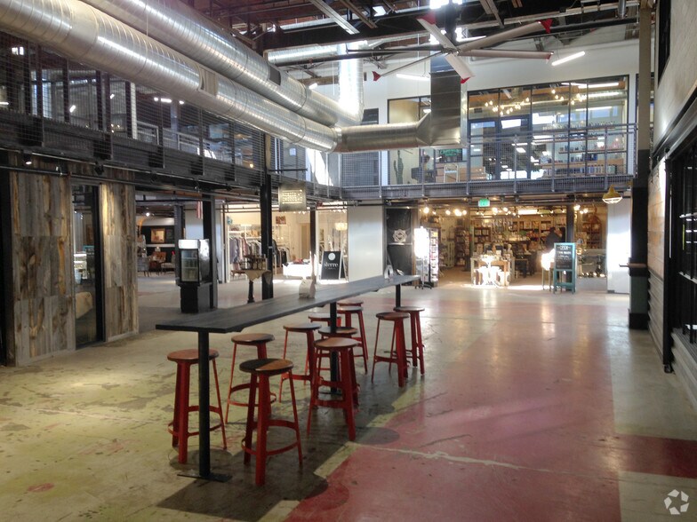 More Photos Of 2501 Dallas St, Aurora General Retail For Lease