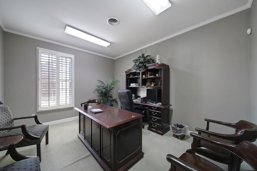 More Photos Of 312 N Main St, Lancaster Office For Lease