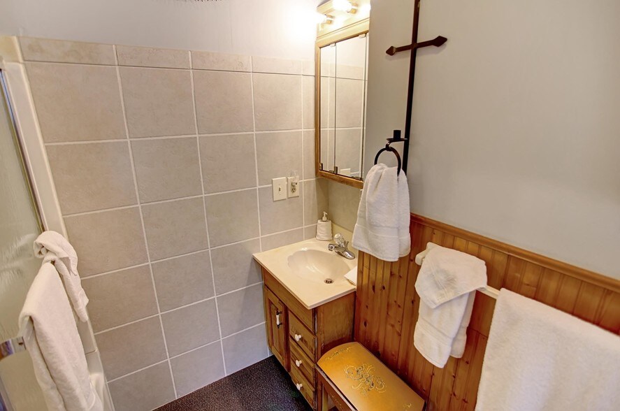 More Photos Of 80 W State St, Springboro Hospitality For Sale