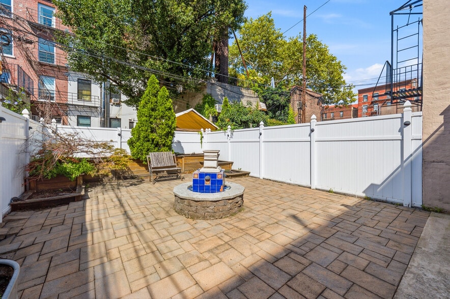 More Photos Of 117 President St, Brooklyn Apartments For Sale