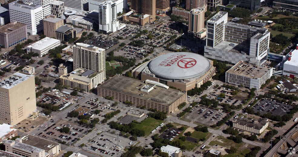 More Photos Of 1515 Austin, Houston Apartments For Lease