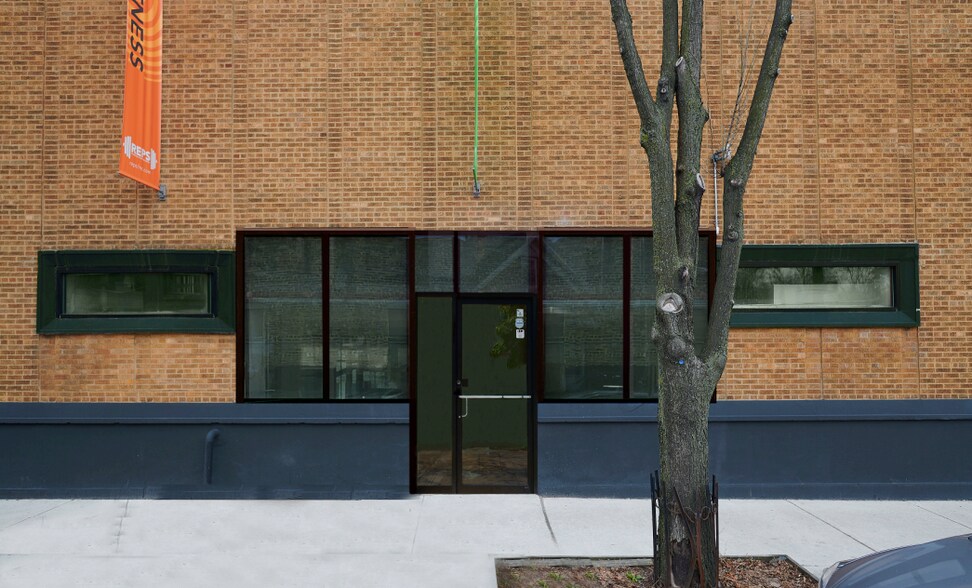 More Photos Of 2643 W Chicago Ave, Chicago Showroom For Lease