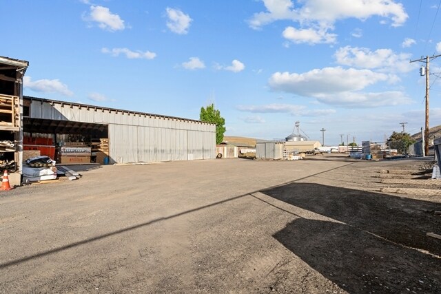 More Photos Of 424 W Linden Way, Heppner Storefront For Sale