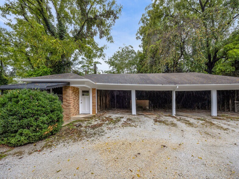 More Photos Of 1029 Patton St, Hendersonville Apartments For Sale