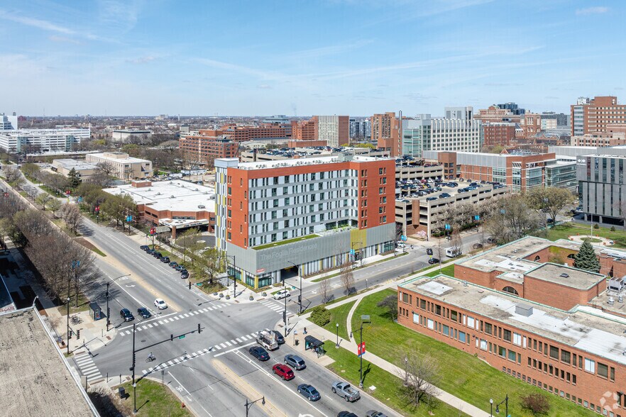 More Photos Of 1134 S Wood St, Chicago Apartments For Lease