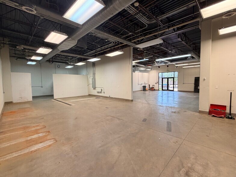 More Photos Of 117 S Sunset St, Longmont Flex For Lease