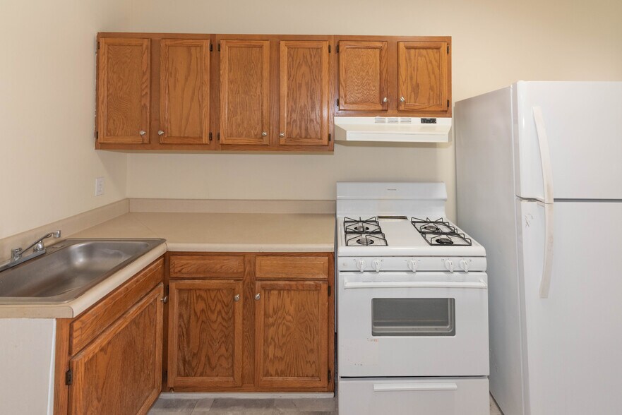 More Photos Of 2100-2102 Maryland Ave, Baltimore Apartments For Sale