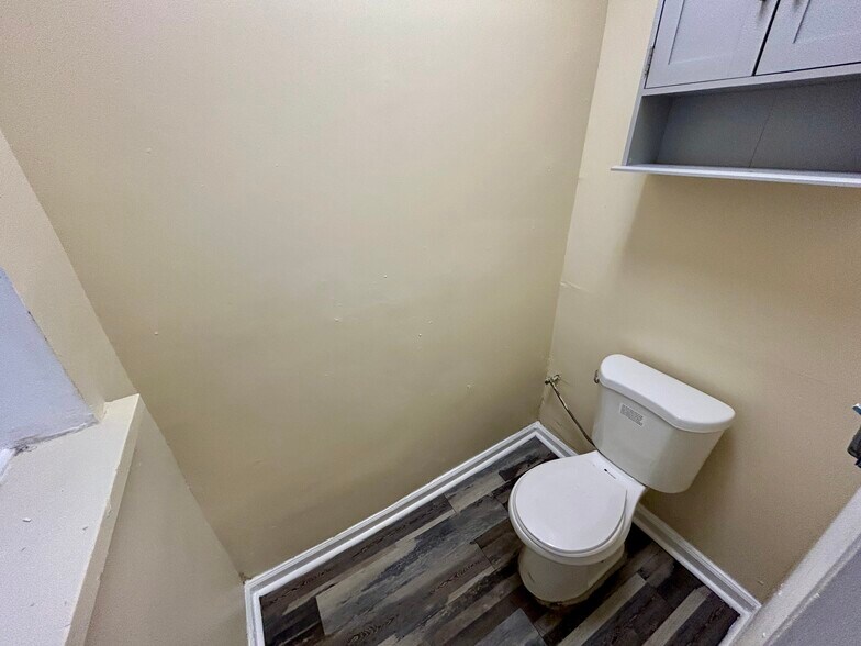 More Photos Of 7900-7910 S Essex Ave, Chicago Apartments For Lease