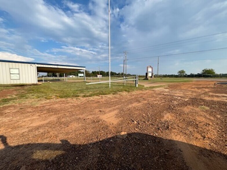 More Photos Of 1205 E Coke Rd, Winnsboro Manufacturing For Sale