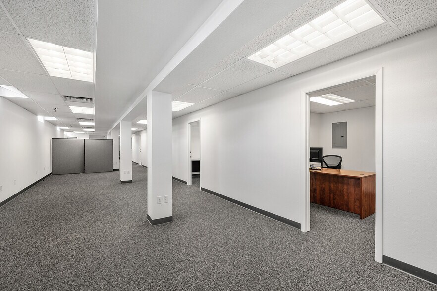 More Photos Of 813 E Lincolnway, Cheyenne Office For Sale