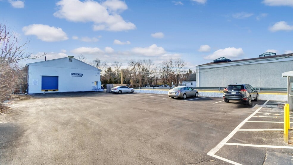 More Photos Of 1179 Old Country CR-58 Rd, Riverhead Showroom For Sale