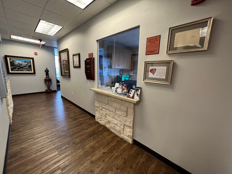 More Photos Of 12319 N Mopac Expy, Austin Medical For Sale