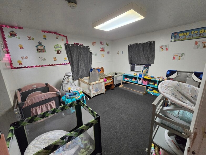 More Photos Of 8810 W Norfolk St, Tampa Schools For Sale