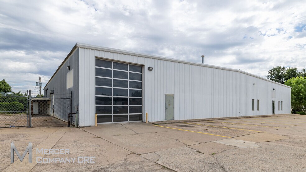 Primary Photo Of 400 Glade Ave, Oklahoma City Manufacturing For Lease