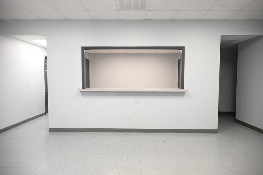 More Photos Of 3611 E State Highway 158, Midland Manufacturing For Sale