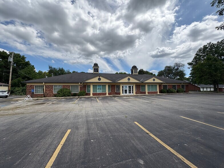 More Photos Of 4311 Ne Vivion Rd, Kansas City Storefront Retail Office For Sale