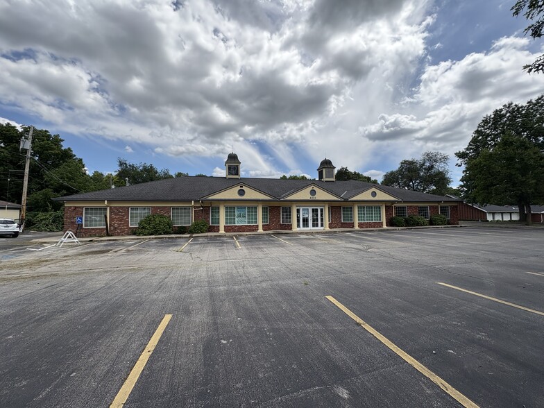 More Photos Of 4311 Ne Vivion Rd, Kansas City Storefront Retail Office For Sale