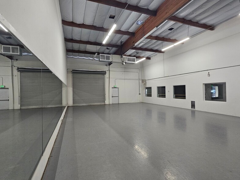 More Photos Of 1215 Linda Vista Dr, San Marcos Manufacturing For Lease