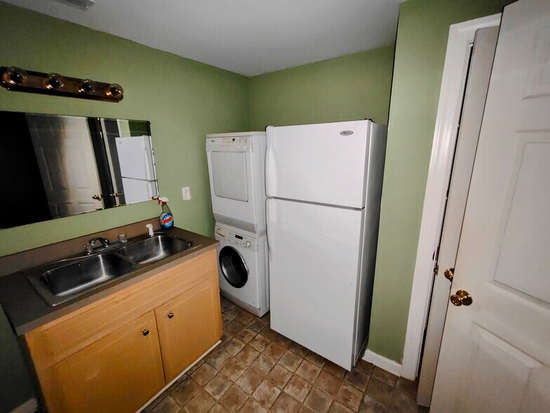 More Photos Of 105 Marigold St, Rocky Mount General Retail For Sale