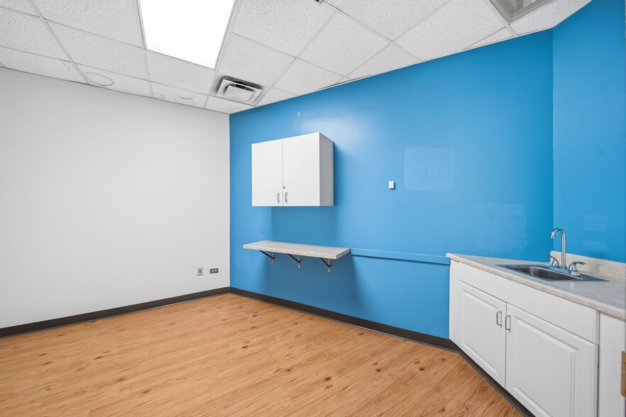 More Photos Of 6059 S Ashland Ave, Chicago Freestanding For Lease