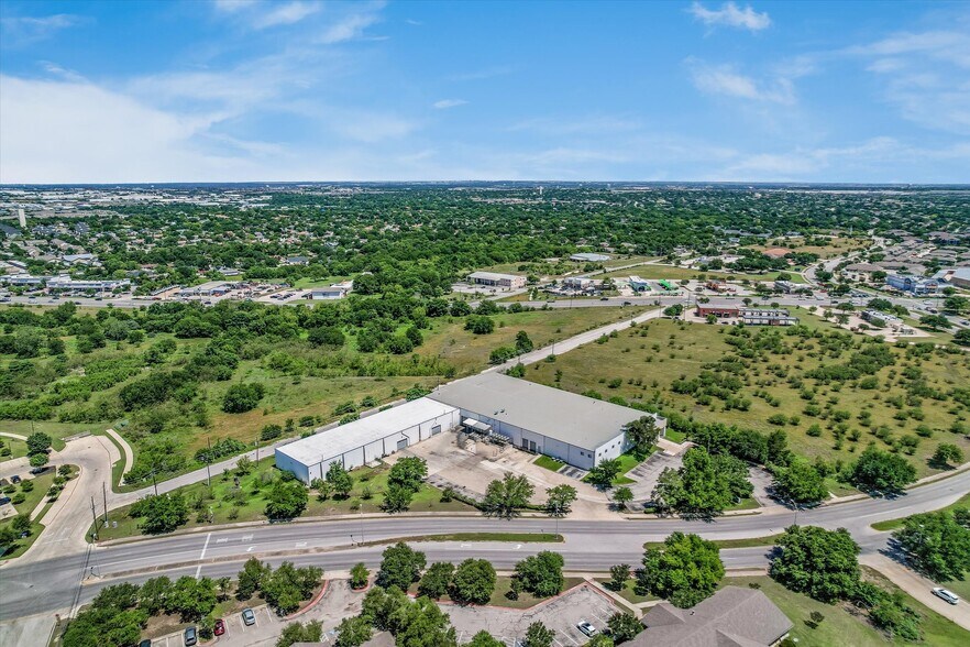 More Photos Of 400 S Heatherwilde Blvd, Pflugerville Manufacturing For Lease