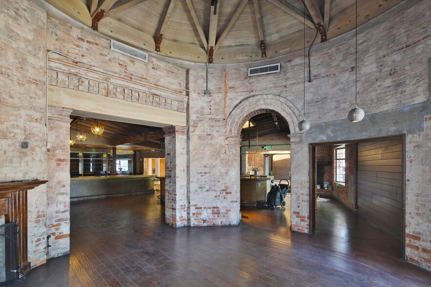 More Photos Of 1139 Glendon Ave, Los Angeles Restaurant For Sale