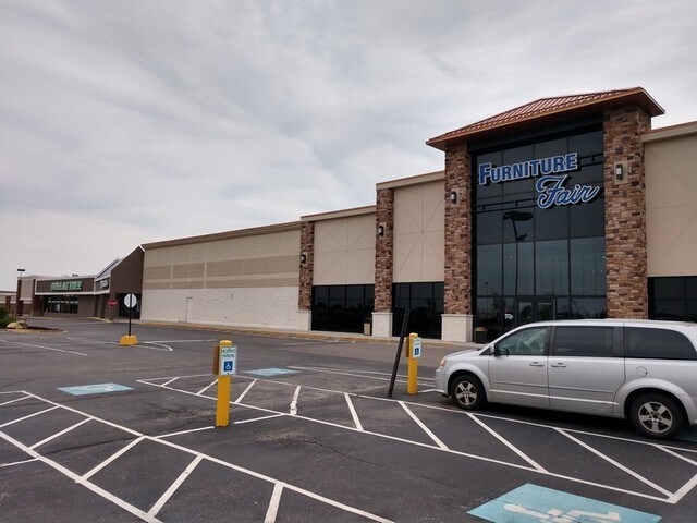More Photos Of 8265-8287 Springboro Pike, Miamisburg General Retail For Sale