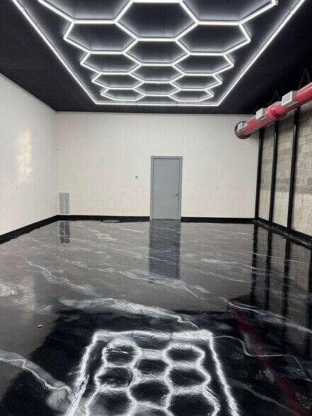 More Photos Of 15 Commerce St, Hawthorne Parking Garage For Sale