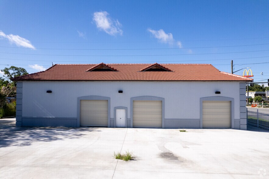 More Photos Of 441 Cassat Ave, Jacksonville Auto Repair For Sale