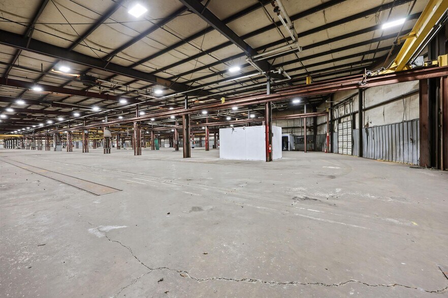 More Photos Of 110 Thermoid Way, Salisbury Manufacturing For Sale