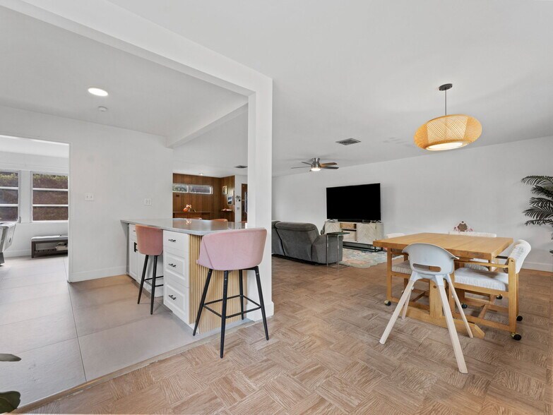 More Photos Of 200 66th St N, Saint Petersburg Office Residential For Sale