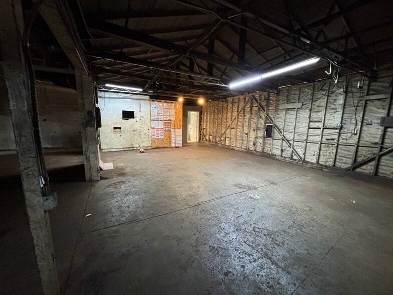 More Photos Of 9327 Fern St, South El Monte Manufacturing For Sale