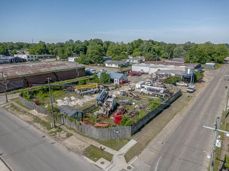 More Photos Of 301 Burke Ave, Jonesboro Warehouse For Sale