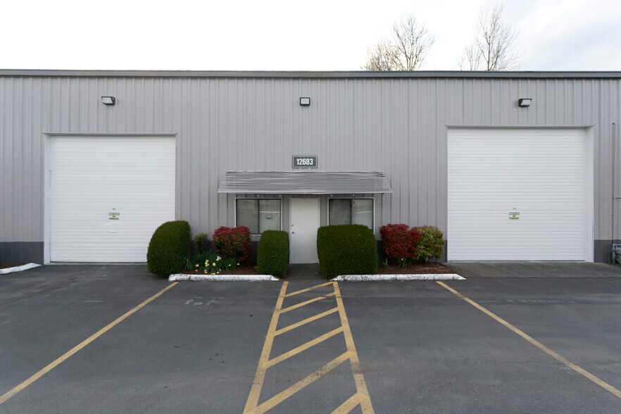 More Photos Of 12683-12689 NE Whitaker Way, Portland Manufacturing For Lease