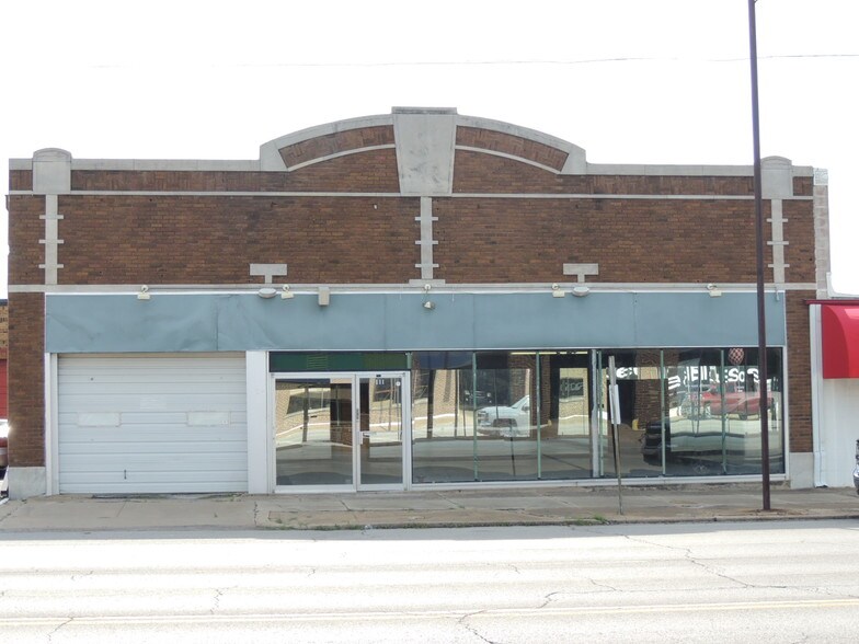 More Photos Of 111 S Main St, Sapulpa Storefront For Sale