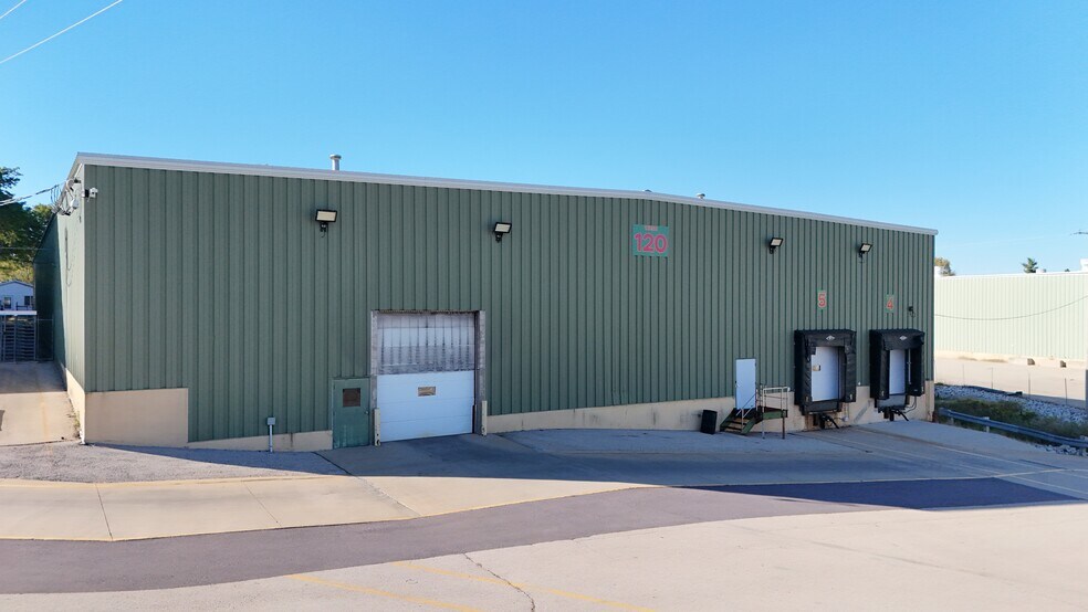 More Photos Of 680 E John St, Markesan Warehouse For Lease