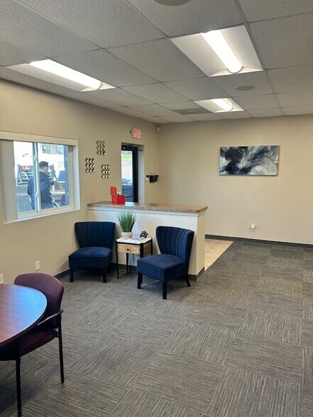 More Photos Of 4135-4139 Twill Valley Ct, Saint Peters Warehouse For Lease