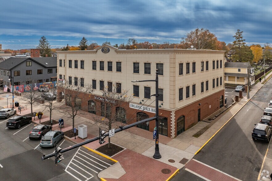 More Photos Of 575 Main St, Middletown Medical For Sale