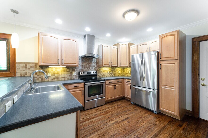 More Photos Of 153 S 17th St, Columbus Multifamily For Sale