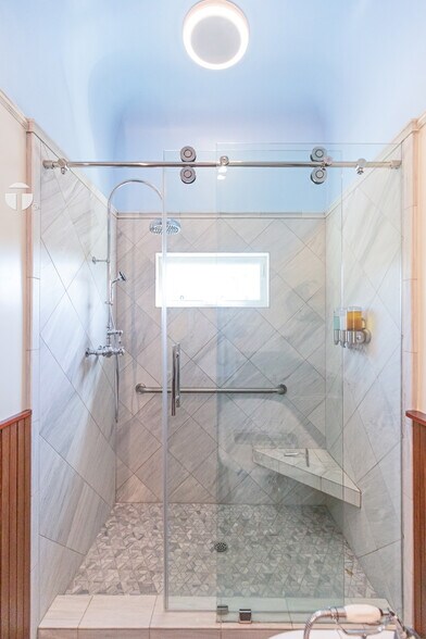 More Photos Of 2220 Capitol Ave, Sacramento Apartments For Sale