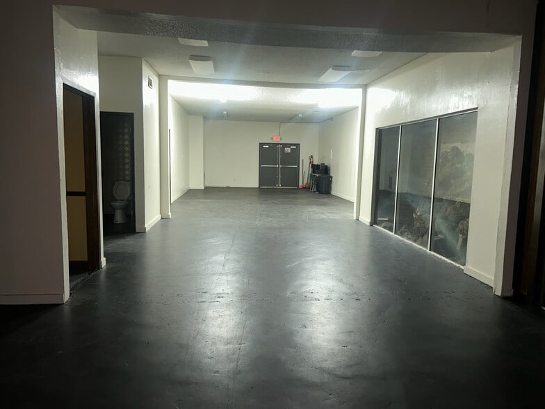 More Photos Of 7555 Morley St, Houston Office Residential For Sale