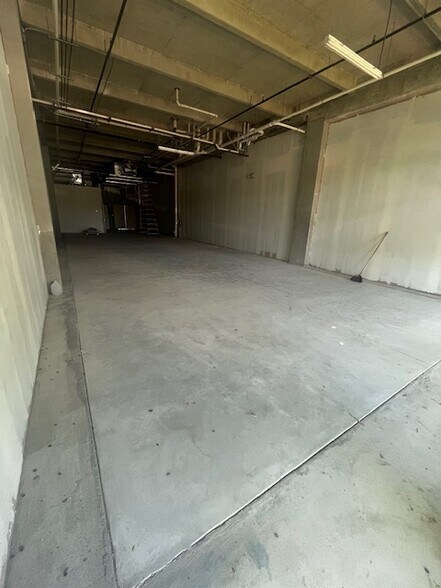 More Photos Of 1695 NW 110th Ave, Miami Office For Sale