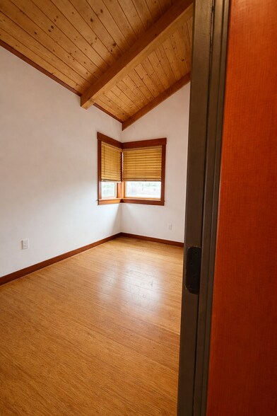 More Photos Of 139 W 2nd Ave, Cannon Beach Office For Lease
