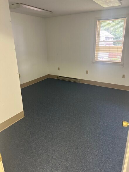 More Photos Of 50 King St, Torrington Office For Sale