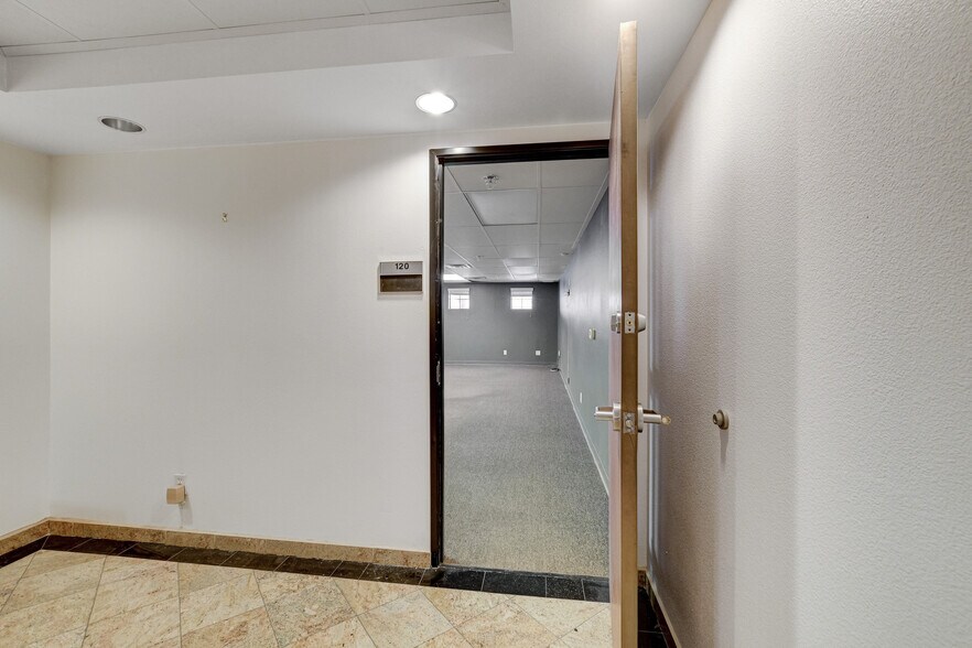 More Photos Of 3470 E Russell Rd, Las Vegas Office For Sale