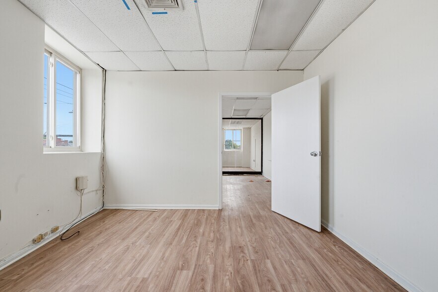 More Photos Of 3800 E Tremont Ave, Bronx Storefront Retail Office For Lease