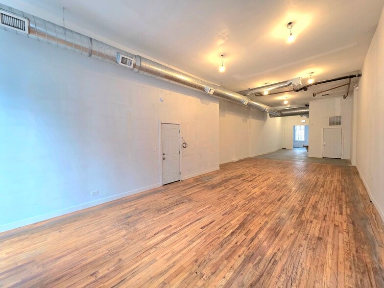More Photos Of 1102 W 18th St., Chicago Apartments For Lease