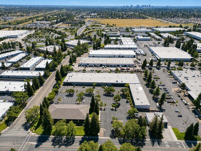 More Photos Of 738 N Market Blvd, Sacramento Land For Lease