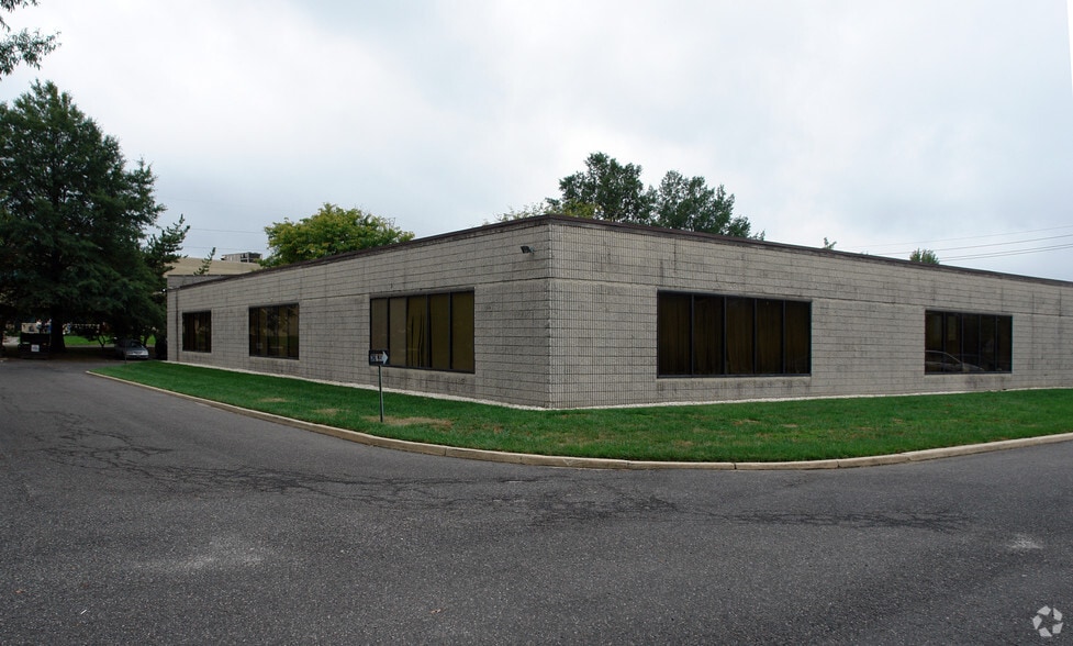 More Photos Of 201 Grove Rd, Thorofare Office For Sale