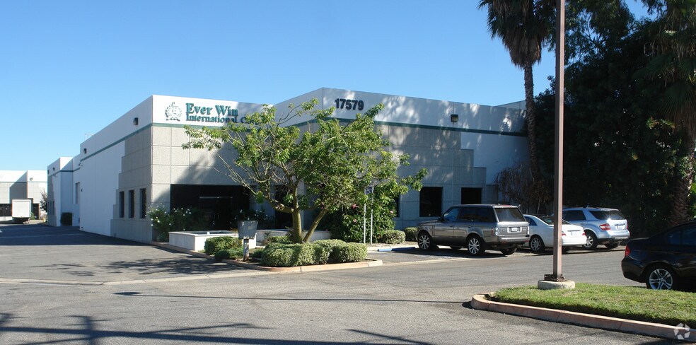 More Photos Of 17579-17583 Railroad St, City of Industry Warehouse For Lease